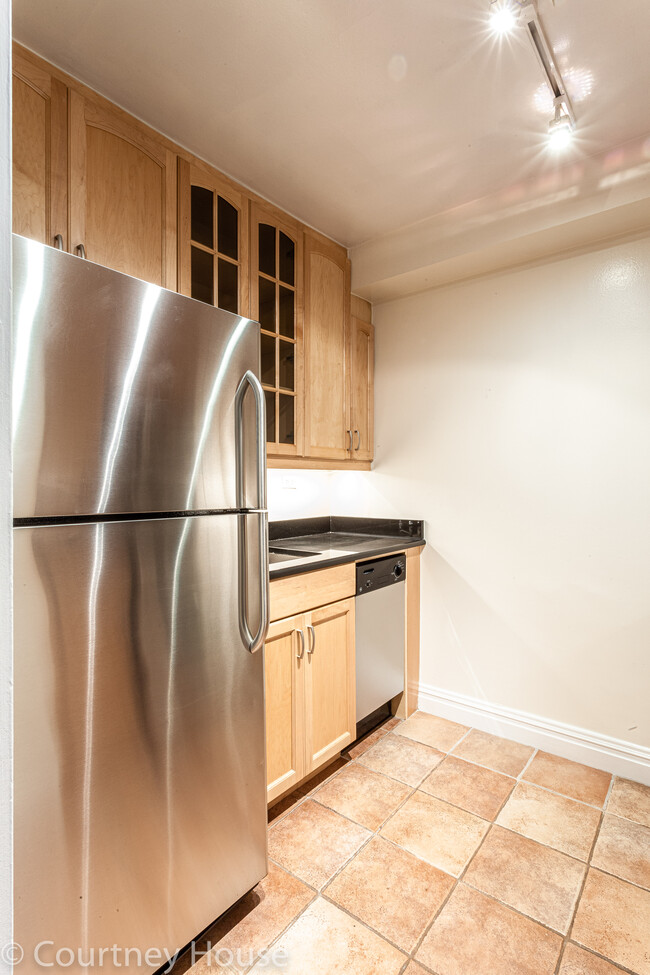 Interior Photo - Courtney House