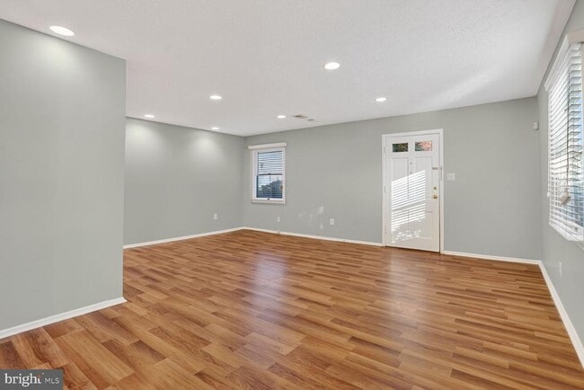 Building Photo - 7600 Lisle Ave