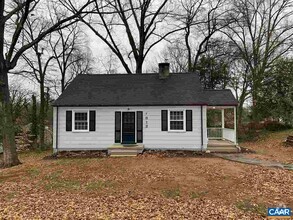 Building Photo - 1613 Del Mar Dr