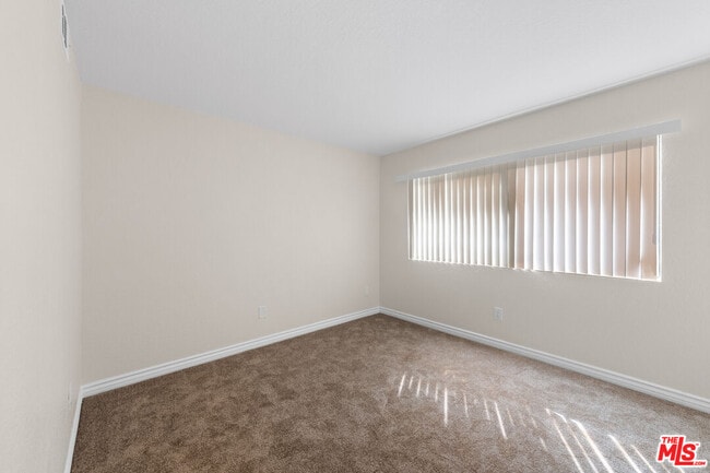 Building Photo - 78650 Ave 42 Ave