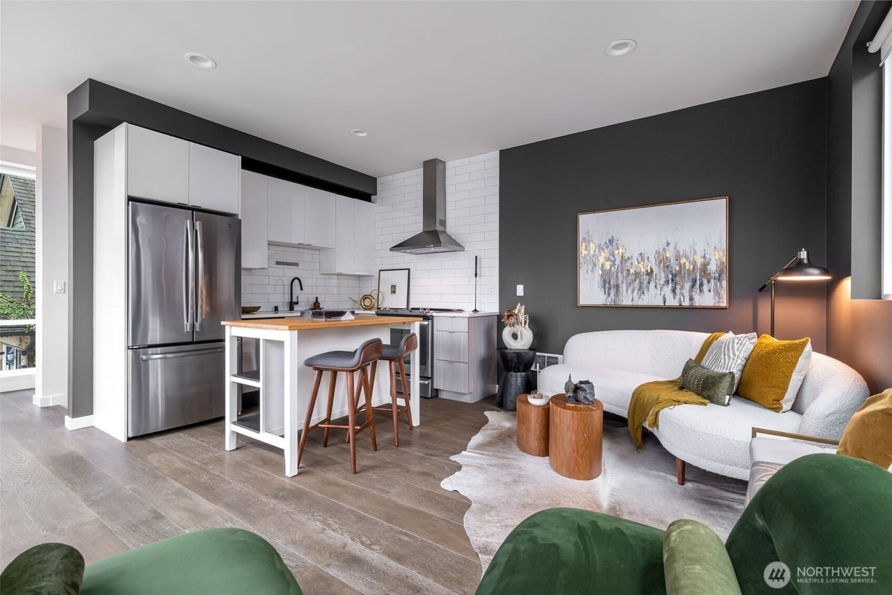 Building Photo - 2515 E Yesler Way