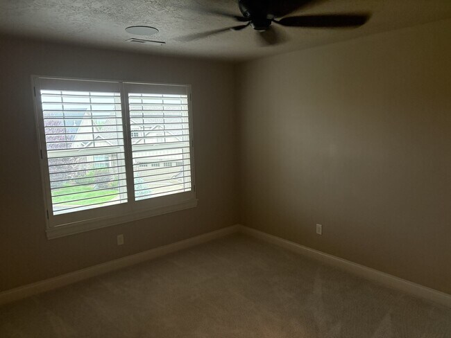 Building Photo - 431 N Fairway Dr