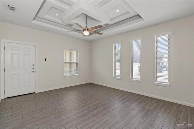 Building Photo - 704 E Myrtle Beach Ave