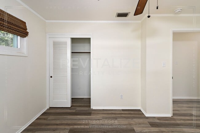 Building Photo - Perfect 3 Bd / 2 Ba Olde Towne Daphne Home!