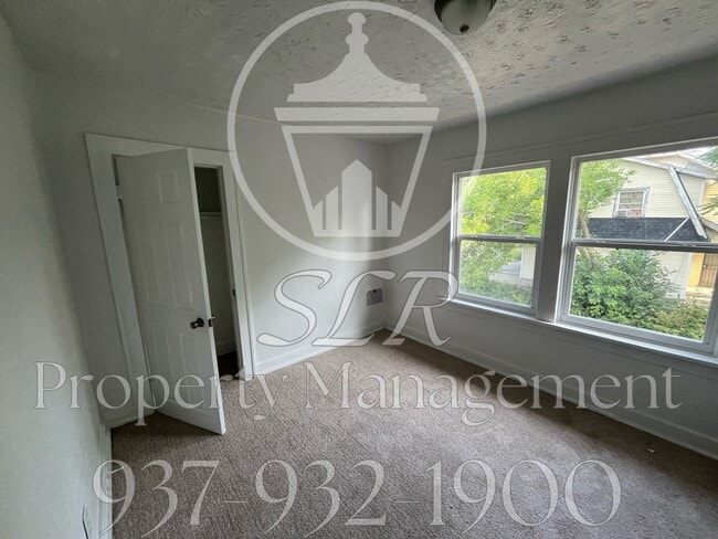 Building Photo - 1126-1128 Vernon Dr