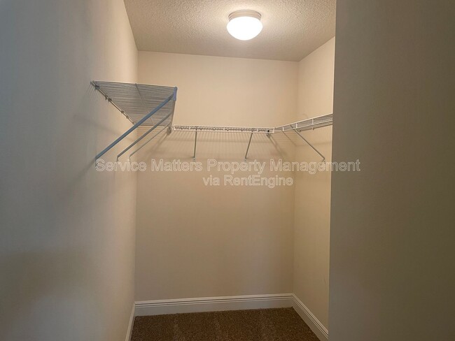 Building Photo - 4170 Roosevelt Way