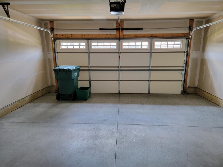 Building Photo - 30 Rollins Ln