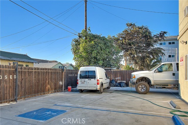 Building Photo - 3105 Walton Ave