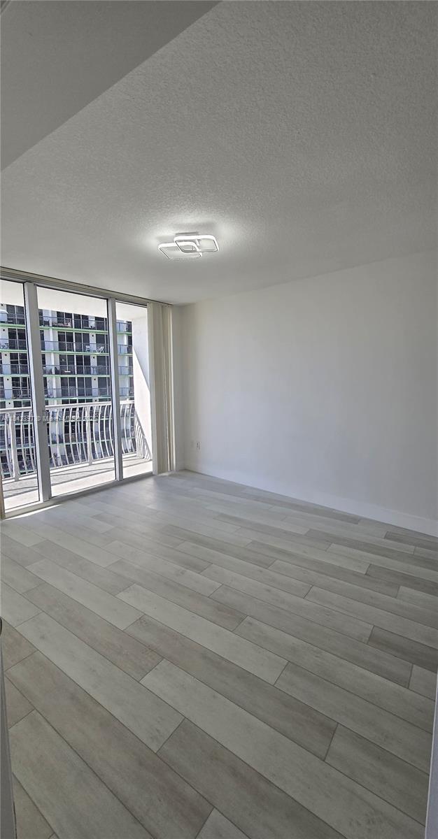 Building Photo - 1750 N Bayshore Dr