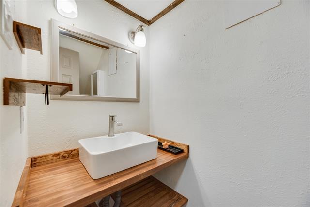 Building Photo - 2502 Tierra Dr
