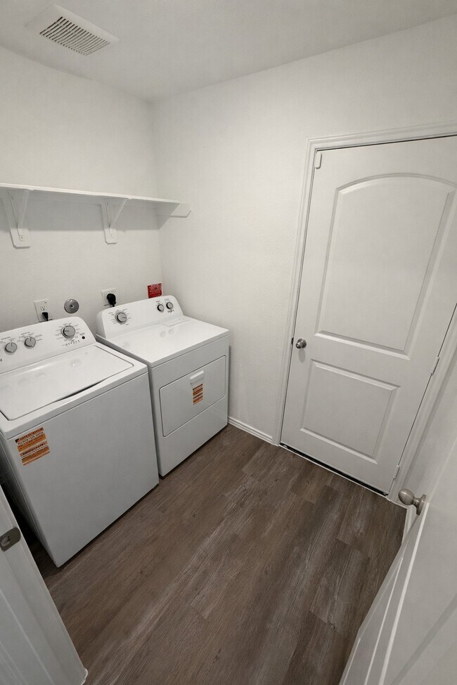 Building Photo - 6059 Canyon Dawn Dr