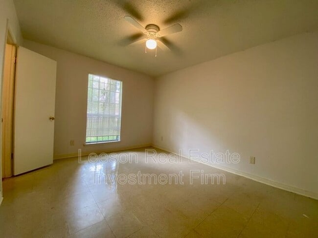 Building Photo - 629 David Dr
