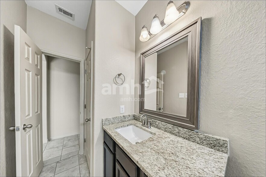 Building Photo - 16706 N Whimbrel Cir