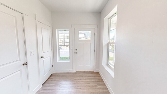 Building Photo - 1126 S 200 E