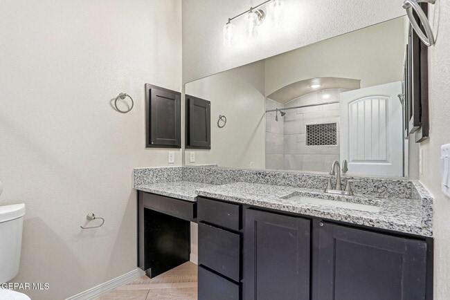 Building Photo - 925 Louisiana Downs Ave