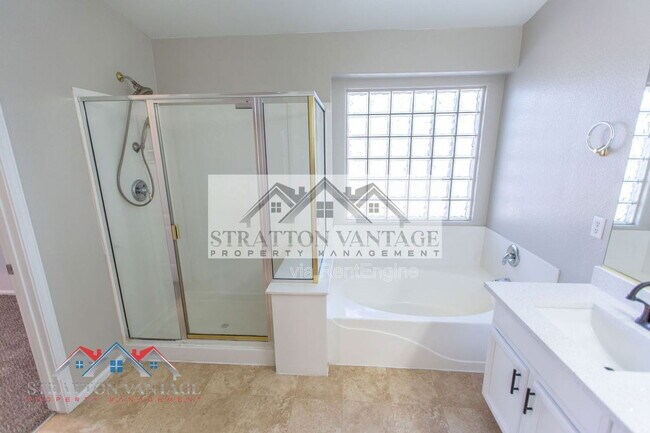 Building Photo - 16627 W McKinley St