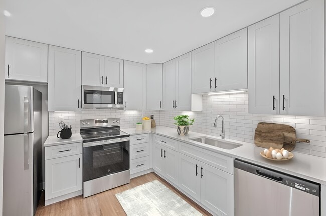 Building Photo - Indian Creek Apartments and Townhomes