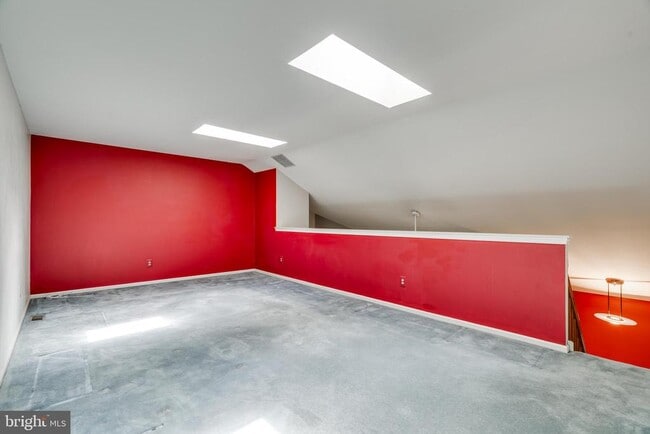 Building Photo - 1602 Hawthorne Ct