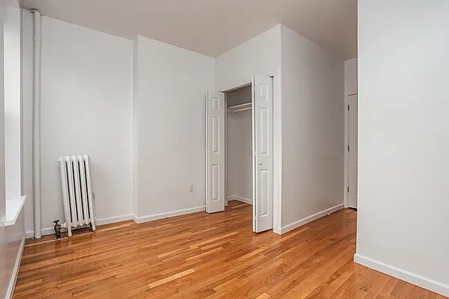 Building Photo - 148 Patchen Avenue