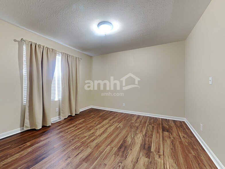 Building Photo - 9021 Braxton Dr