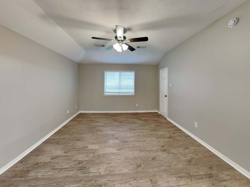 Building Photo - 18115 Water Mill Dr