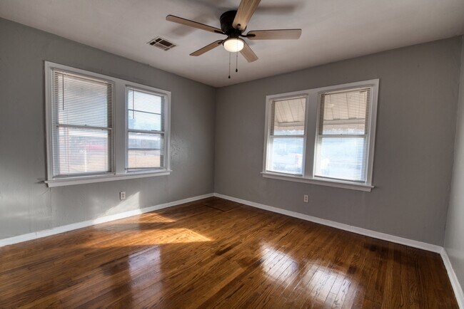 Building Photo - 2469 NW 36th Terrace