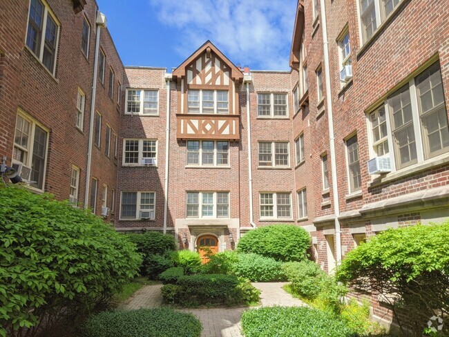 Building Photo - 1452 Oak Ave
