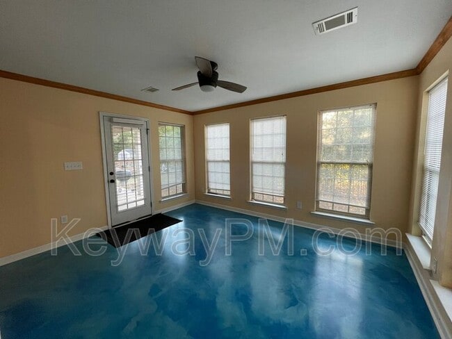 Building Photo - 811 Oshields Ct