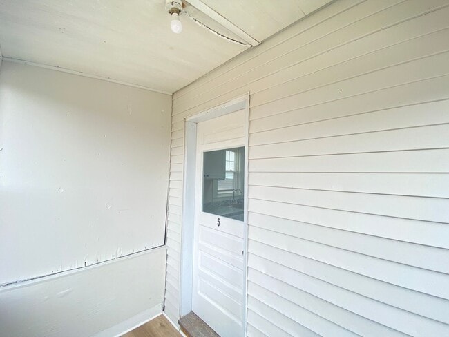 Building Photo - 125 N Main St