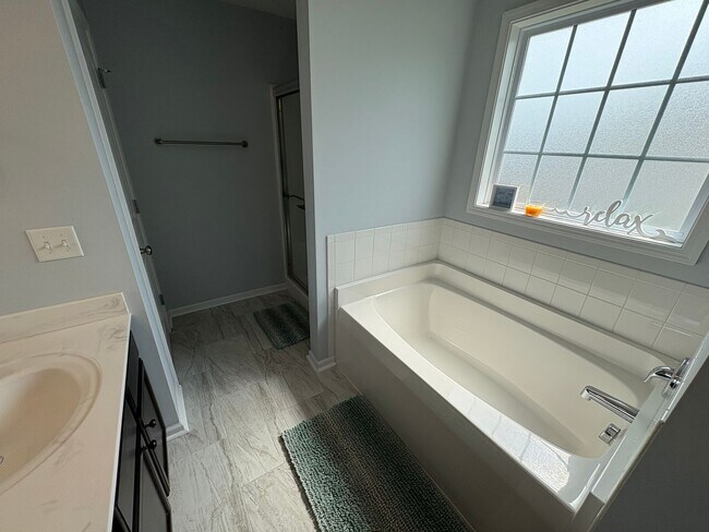 Building Photo - 3bd/2.5ba home with flexible Lease Length