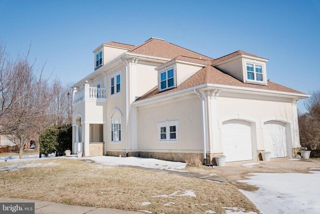 Building Photo - 6902 Tower of London Dr