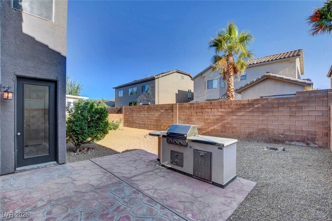 Building Photo - 5643 Almocita Ct
