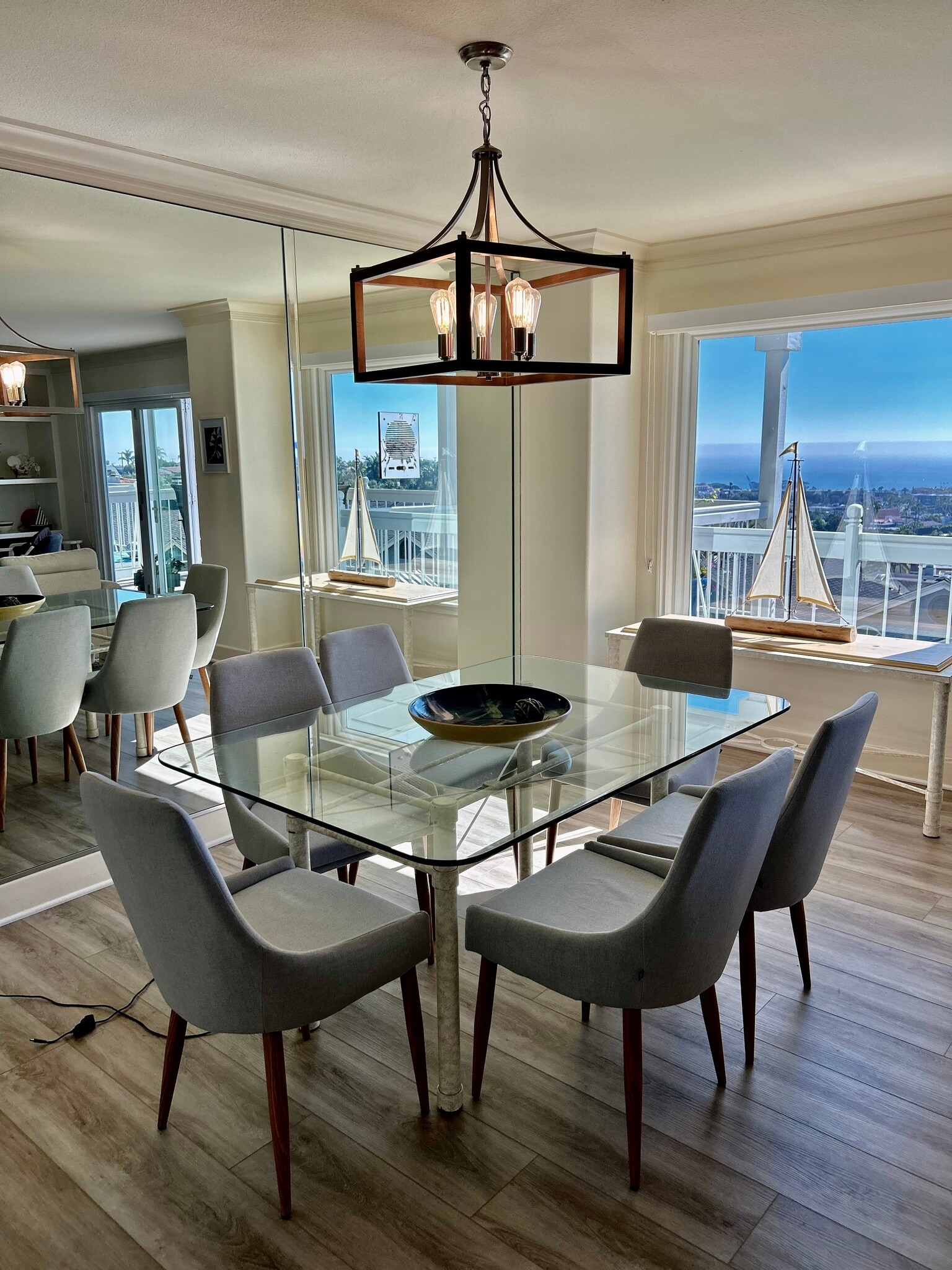 Dining table - 24432 Alta Vista Dr
