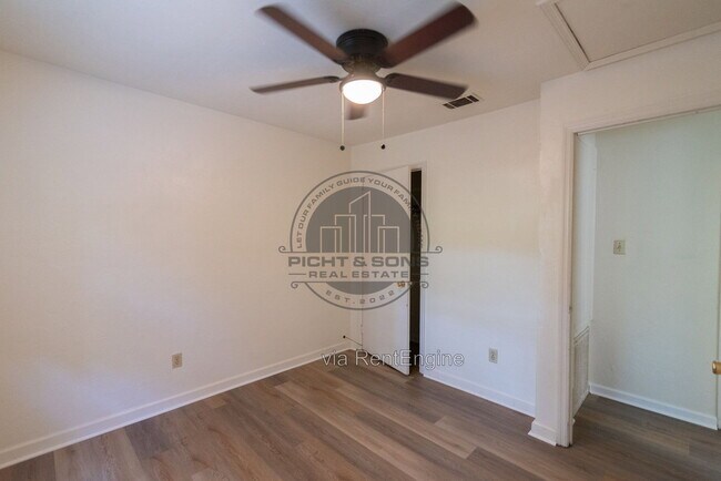 Building Photo - 3721 Maria Cir