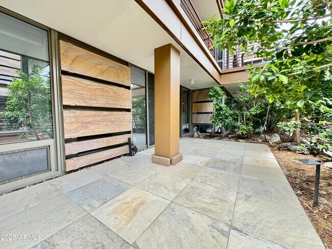 Building Photo - 7141 E Rancho Vista Dr