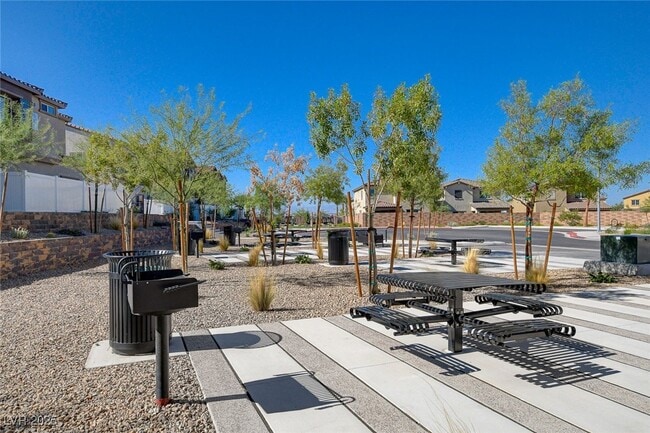 Building Photo - 206 Callen Falls Ave