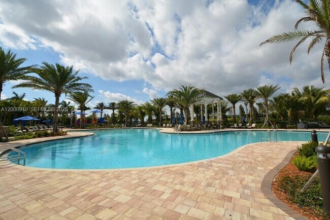 Building Photo - 8630 Lakeside Bnd