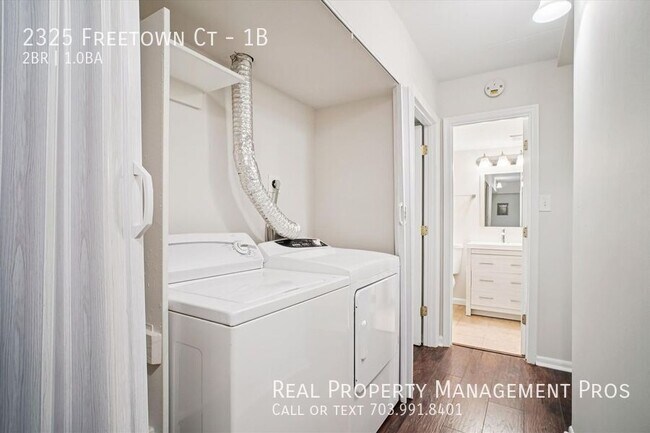 Building Photo - 2325 Freetown Ct