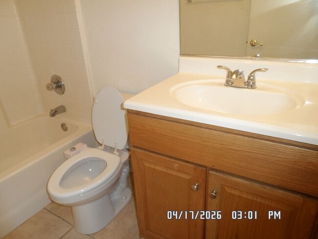 Building Photo - 3 Bedrooms, 2 Bathrooms, approx. 1392 sq. ft., 2 Car Garage, Covered Patio, Fenced, Play house,