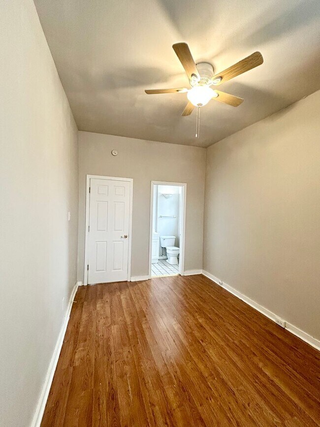 Building Photo - 2300 S 9th St