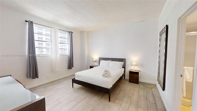 Building Photo - 4001 S Ocean Dr