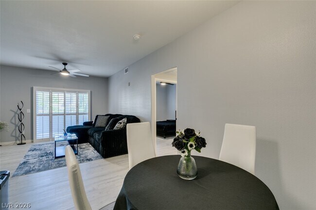 Building Photo - 7255 W Sunset Rd