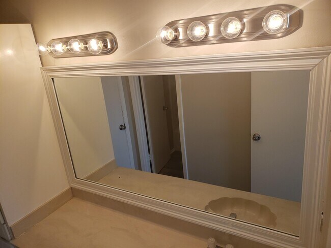 Building Photo - 3594 Friendswood Dr