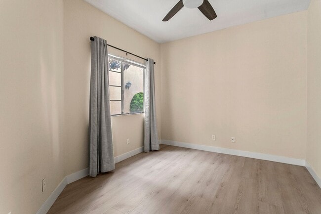 Building Photo - Remodeled Home with Bonus Room in HOA Comm...