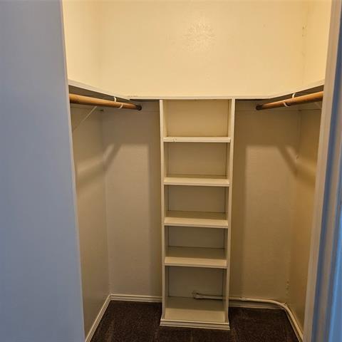 Building Photo - 7903 Meadow Park Dr