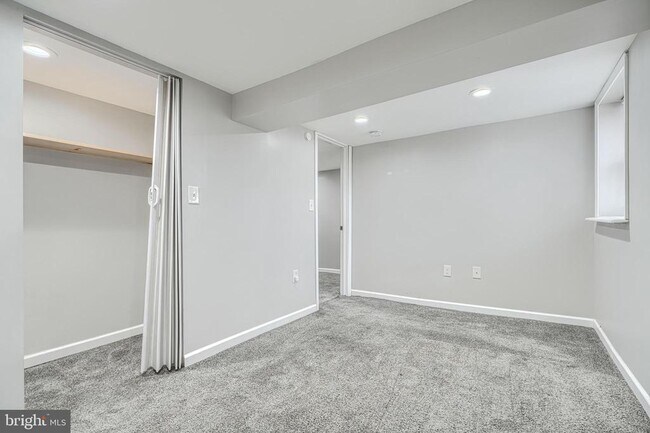 Building Photo - 1702 E 32nd St