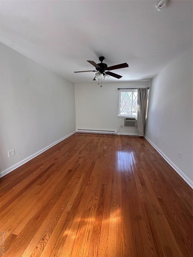 Building Photo - 129 Main St