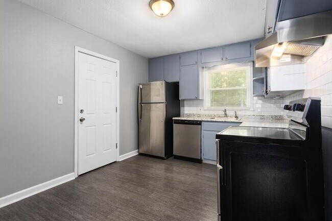 Building Photo - Ready for Move-in Home at Raytown! Nestled on dead end street off Raytown Road for rent 3 bedroom...