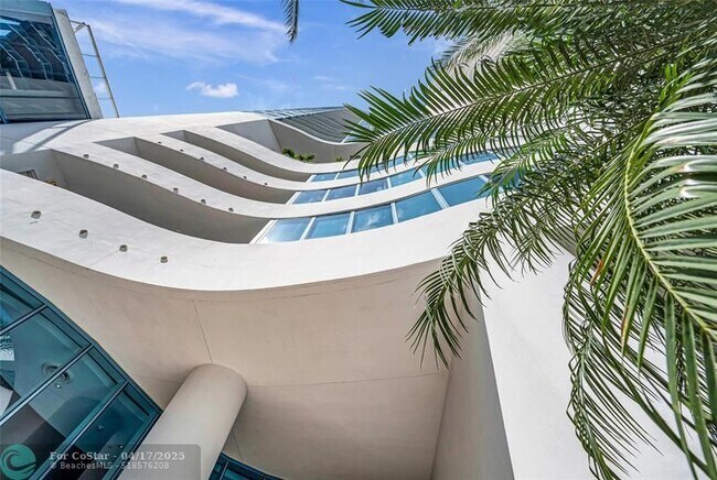 Building Photo - 333 Las Olas Way
