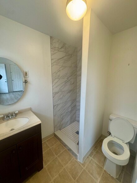 Building Photo - 61 John St